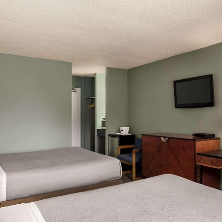 Travelodge By Wyndham Swift Current Exterior foto