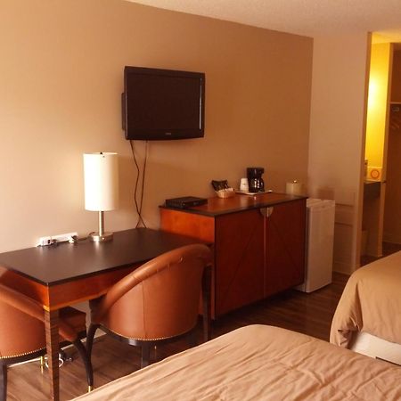 Travelodge By Wyndham Swift Current Exterior foto