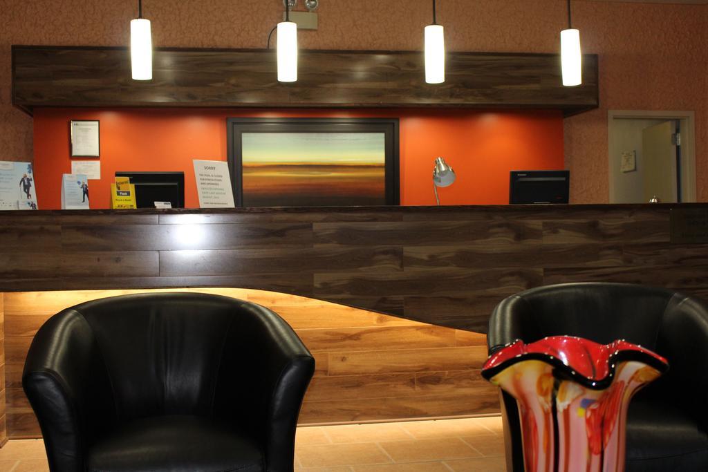 Travelodge By Wyndham Swift Current Exterior foto